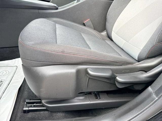 Used 2025 Chevrolet Trax RS FWD image 12