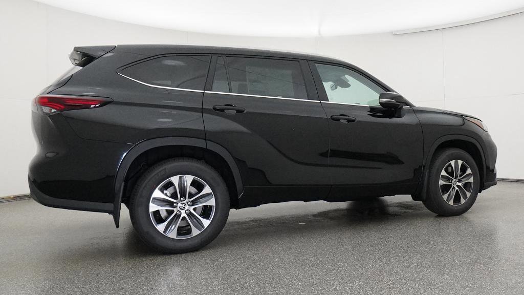 New 2026 Toyota Highlander XLE image 29