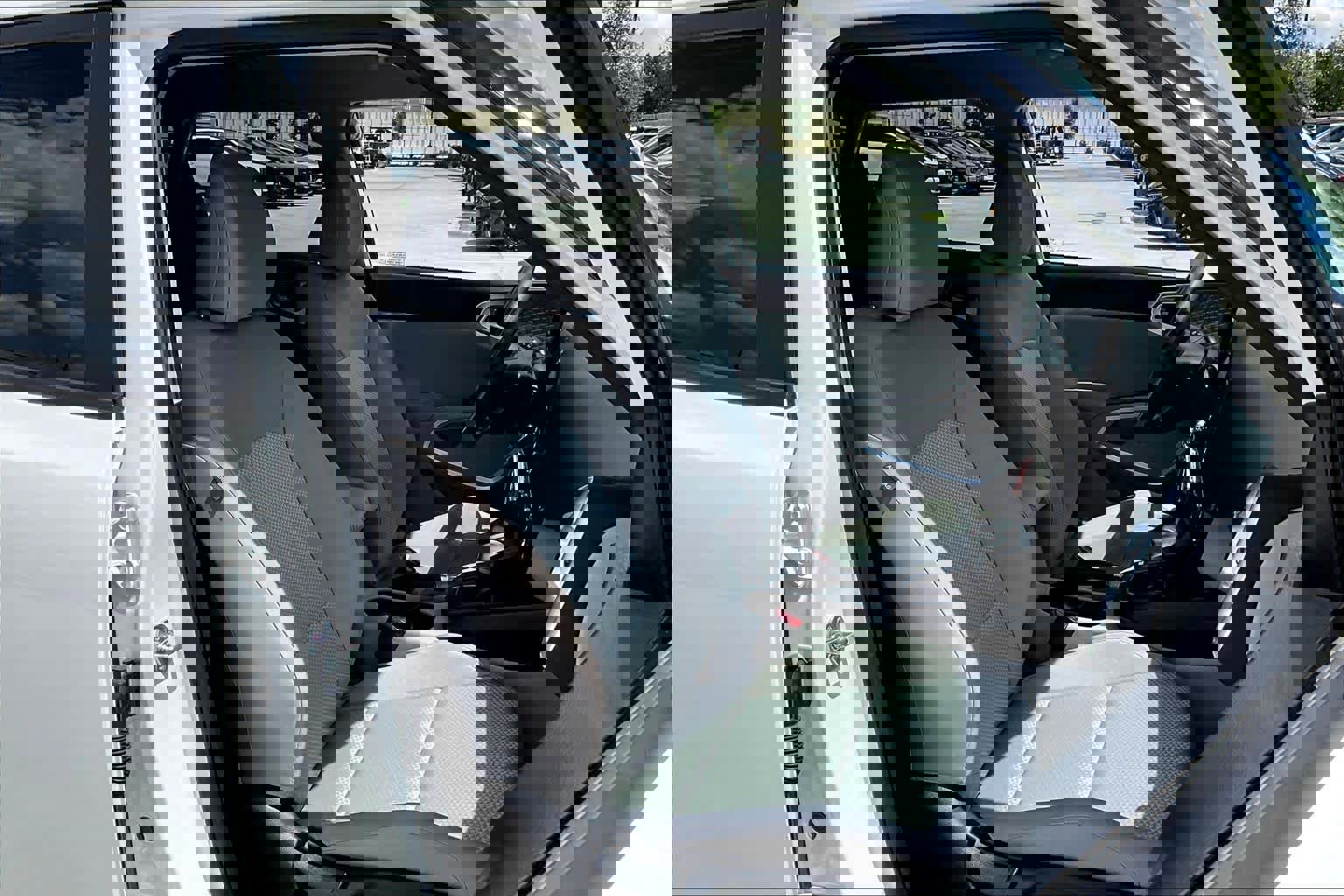 Certified 2025 Kia Soul LX w/ LX Technology Package image 9