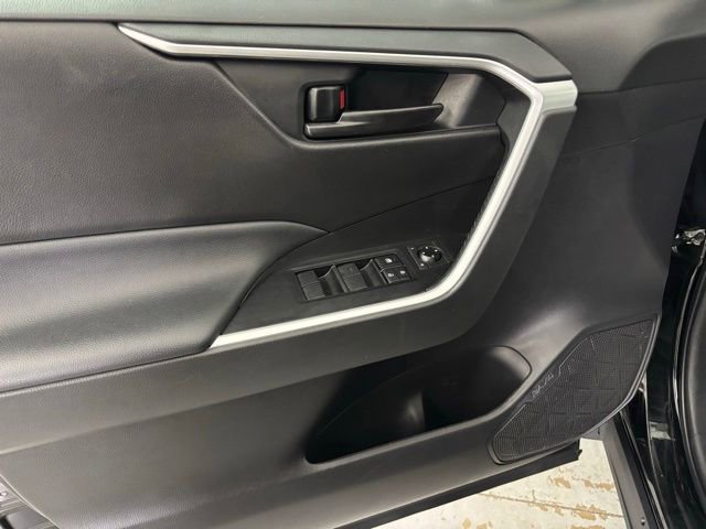 Used 2023 Toyota RAV4 LE image 10
