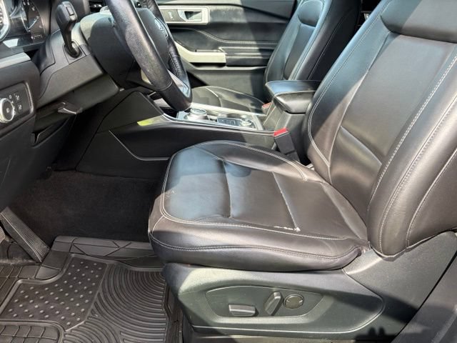 Used 2022 Ford Explorer XLT w/ Equipment Group 202A AWD/4WD image 12