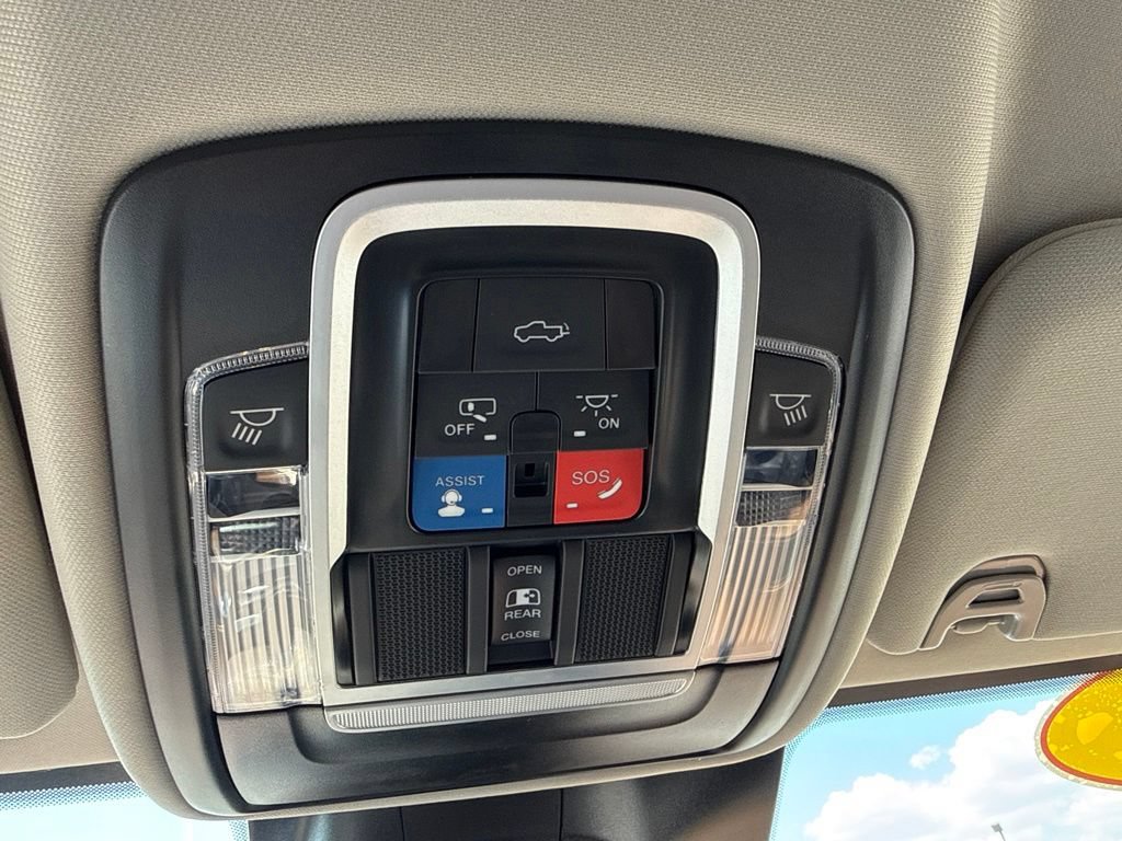 Used 2023 RAM 3500 Limited AWD/4WD image 23