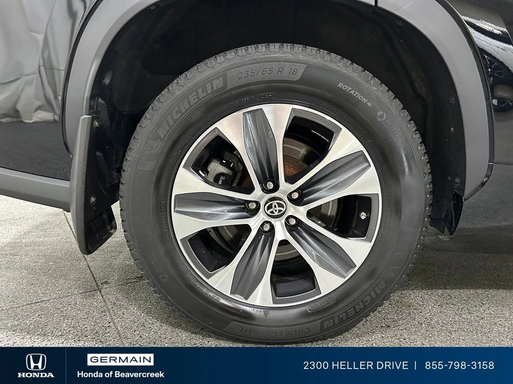 Used 2020 Toyota Highlander XLE AWD/4WD image 10