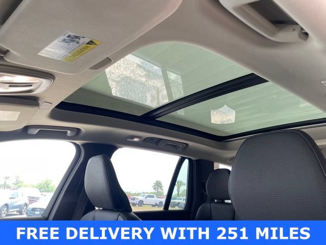 New 2024 Volvo XC90 B6 Plus w/ Protection Package AWD/4WD image 17