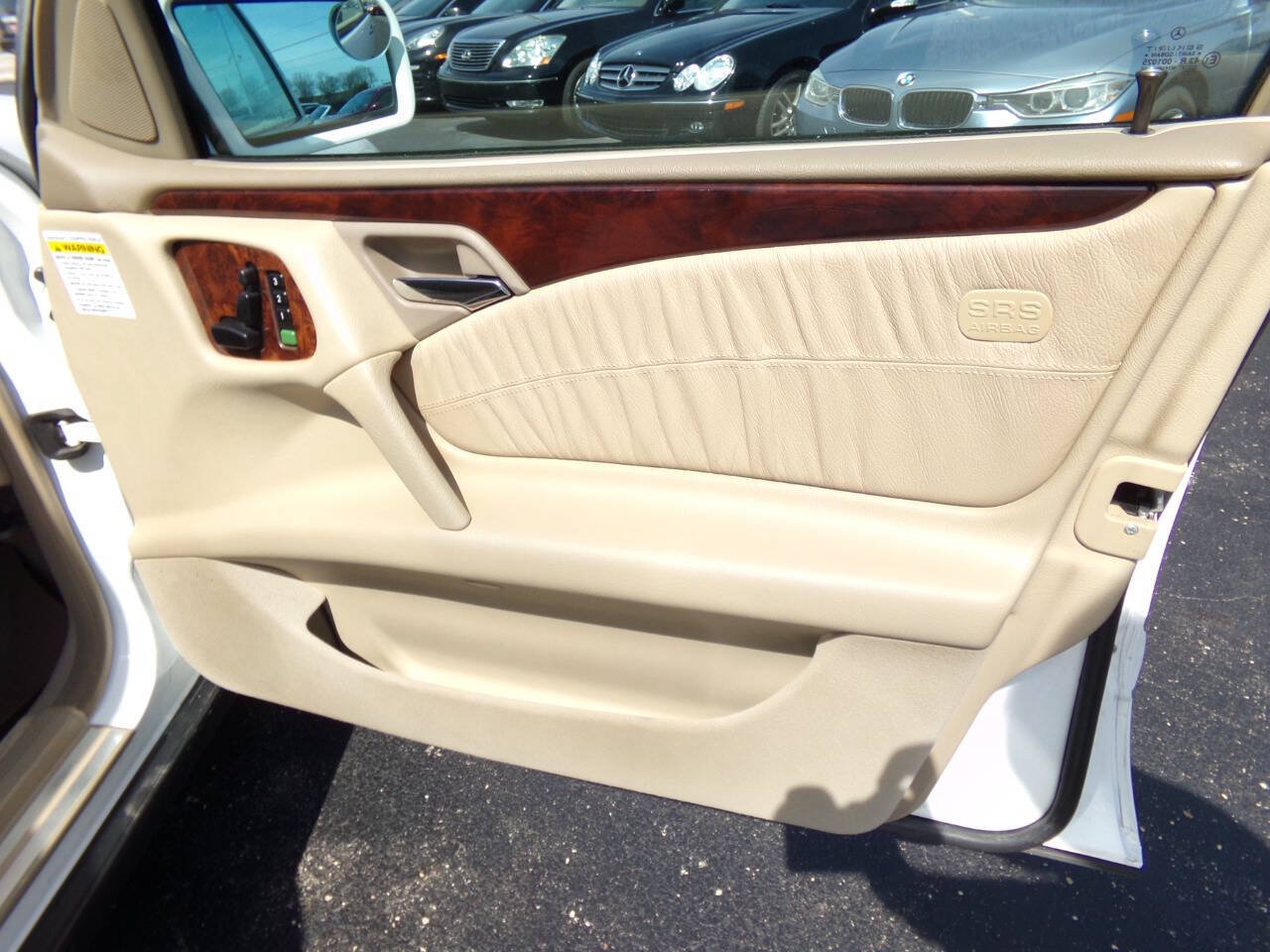 Used 1999 Mercedes-Benz E 320 Sedan w/ X2 Opt Pkg image 23
