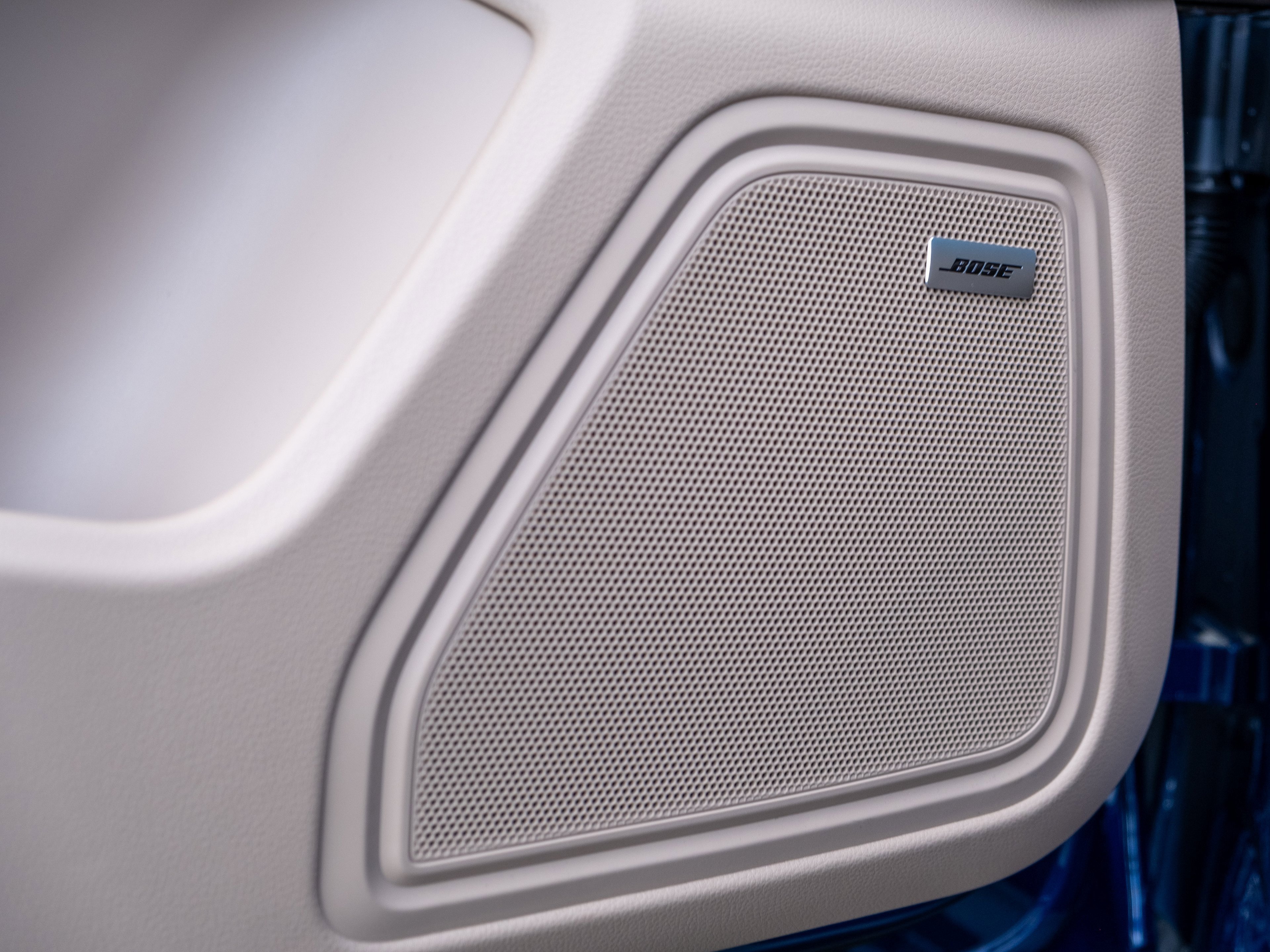 Certified 2025 Porsche Macan image 16