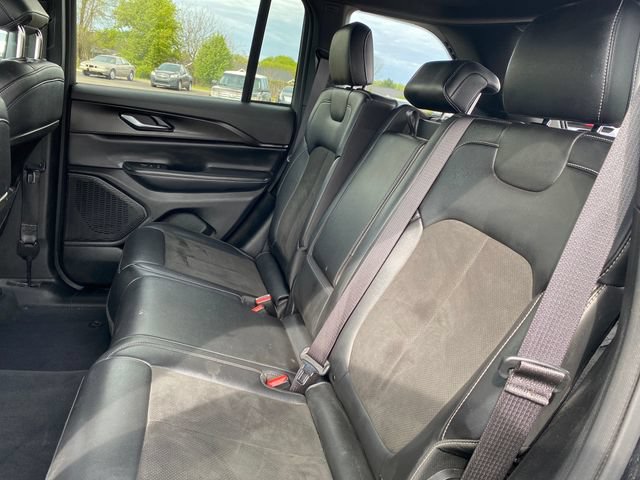 Used 2023 Jeep Grand Cherokee Altitude AWD/4WD image 18
