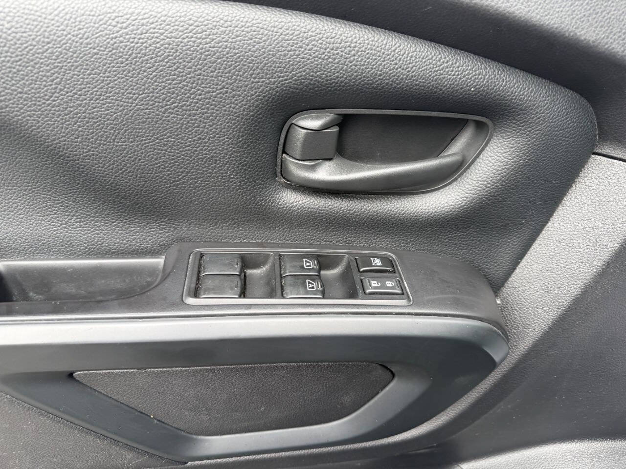 Used 2018 Nissan Titan S w/ S Utility Package AWD/4WD image 17