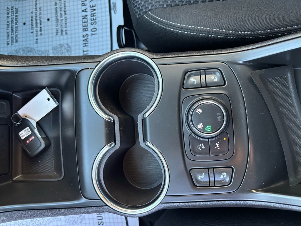 Used 2024 GMC Terrain SLE w/ Driver Convenience Package image 20