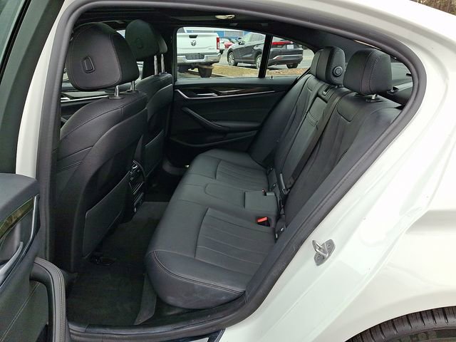 Used 2021 BMW 530e w/ Parking Assistance Package image 13