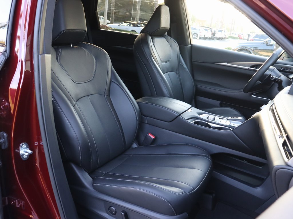 Certified 2025 INFINITI QX60 Luxe image 23