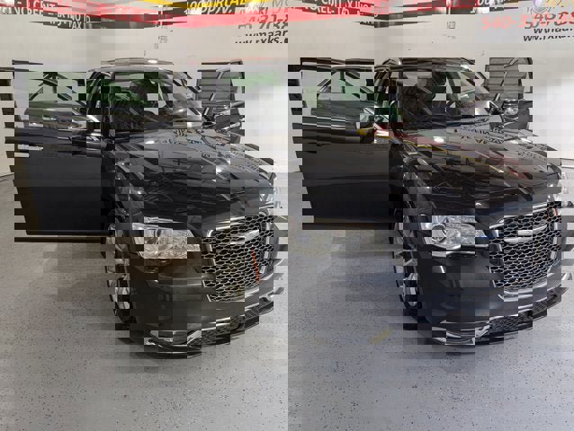 Used 2017 Chrysler 300 C w/ Safetytec Plus Group image 9