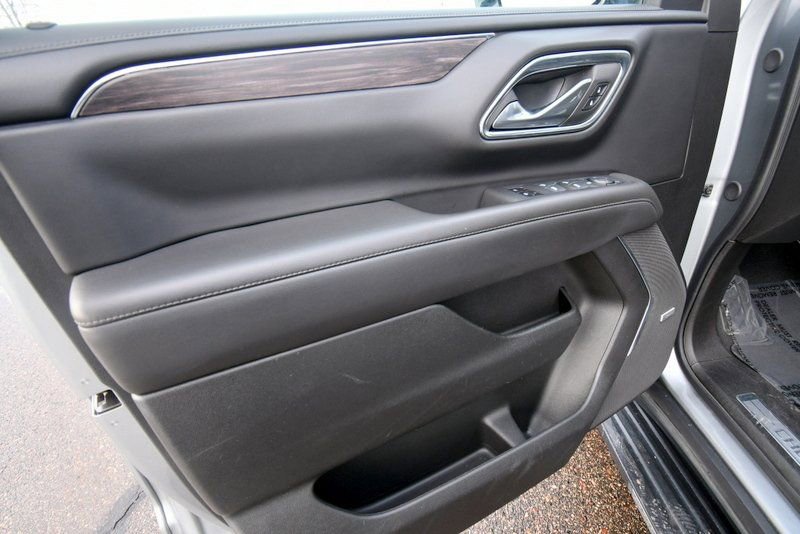 Used 2024 Chevrolet Suburban LT AWD/4WD image 27