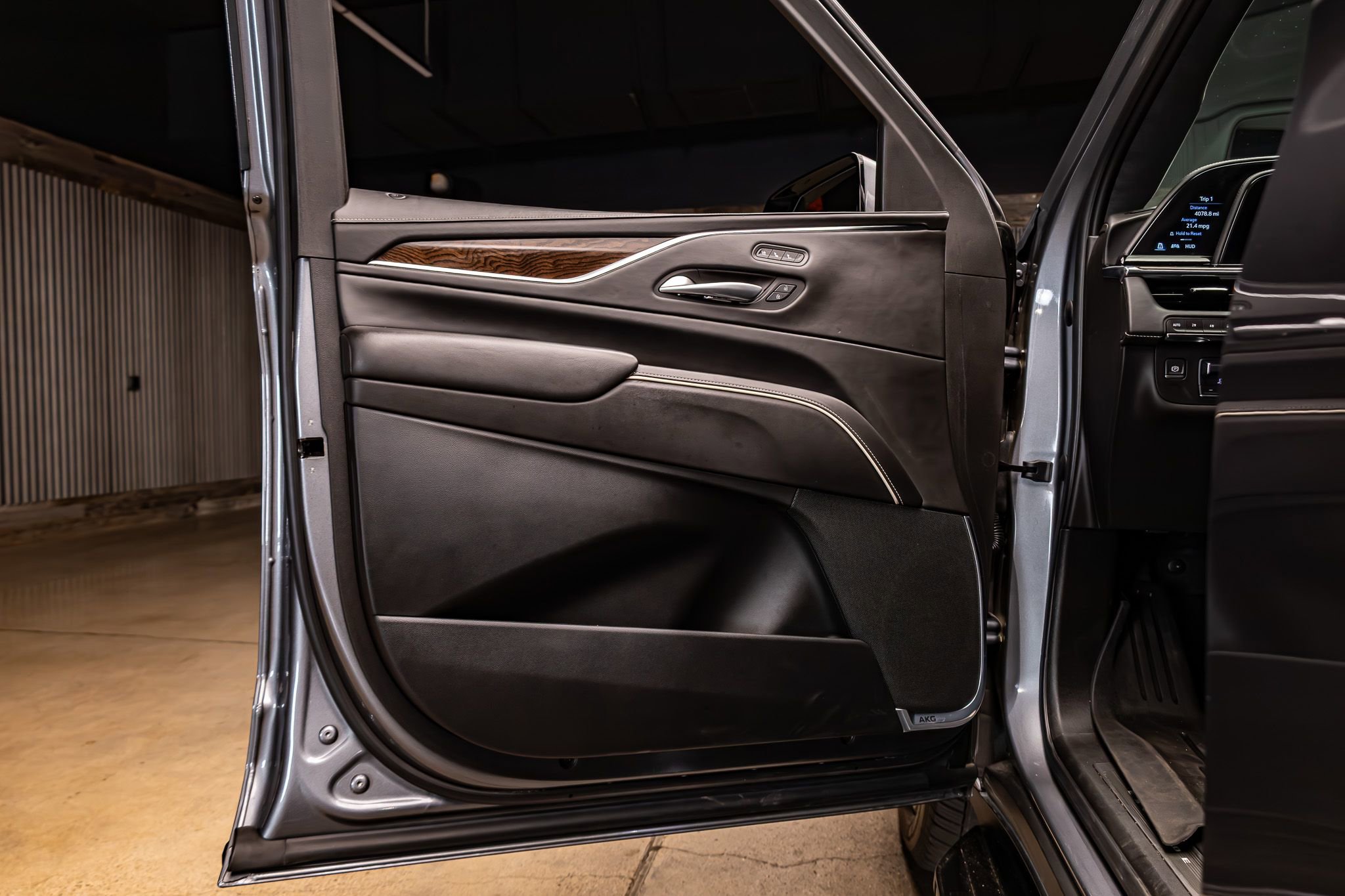 Used 2021 Cadillac Escalade Sport Platinum image 29