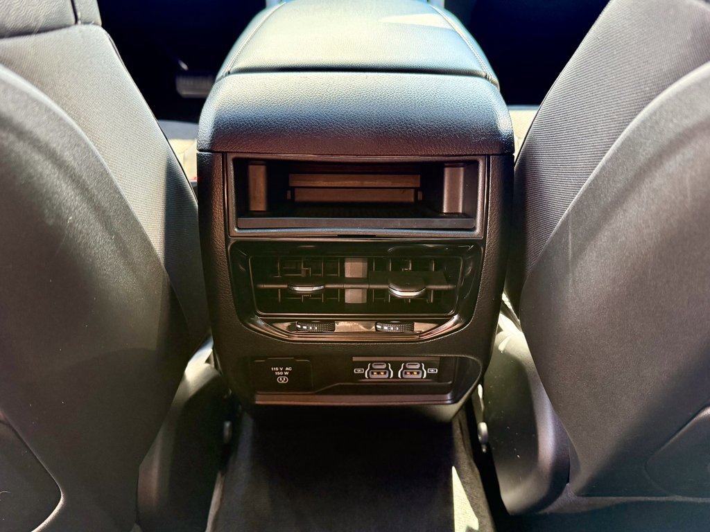 Used 2023 Jeep Grand Cherokee Altitude image 33