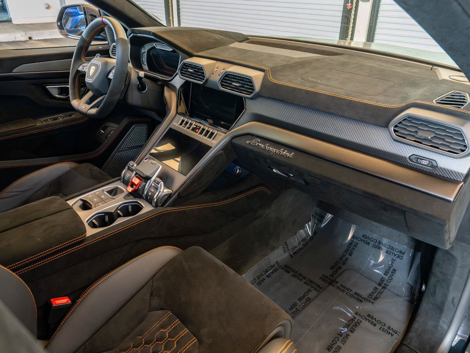 Used 2024 Lamborghini Urus Performante AWD/4WD image 24