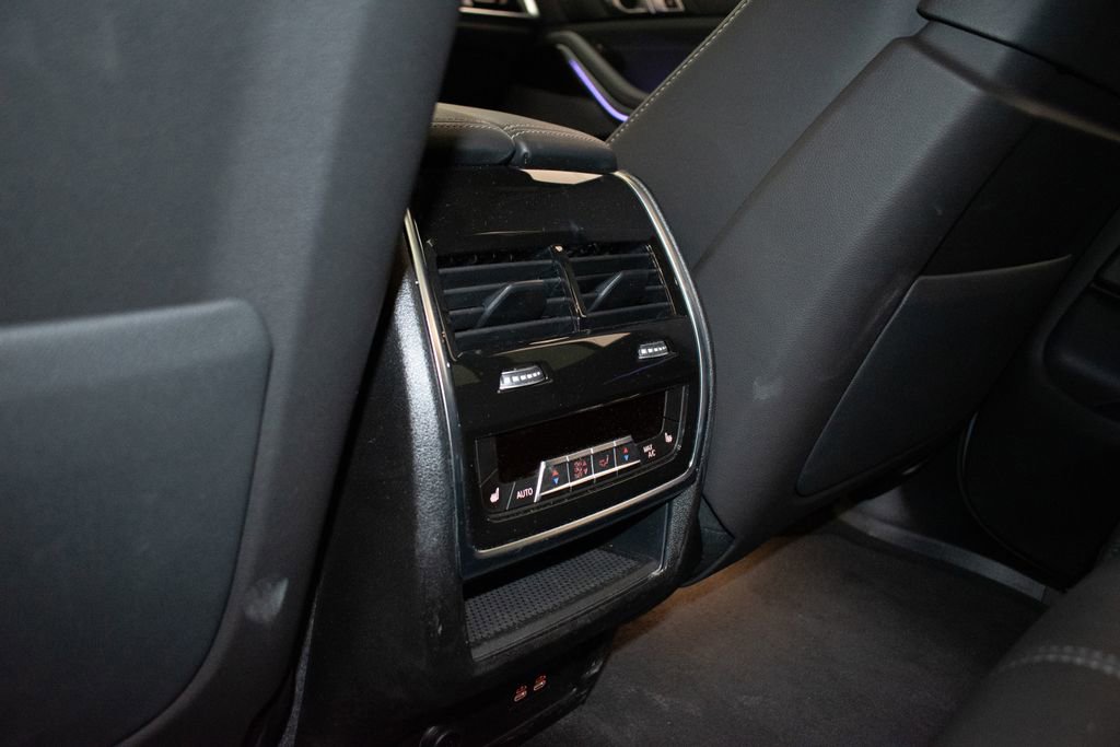 Certified 2026 BMW X5 xDrive40i w/ Climate Comfort Package image 25