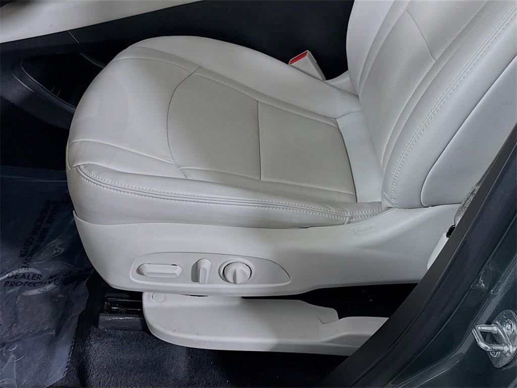 Used 2023 Buick Enclave Essence w/ Experience Buick Package image 24