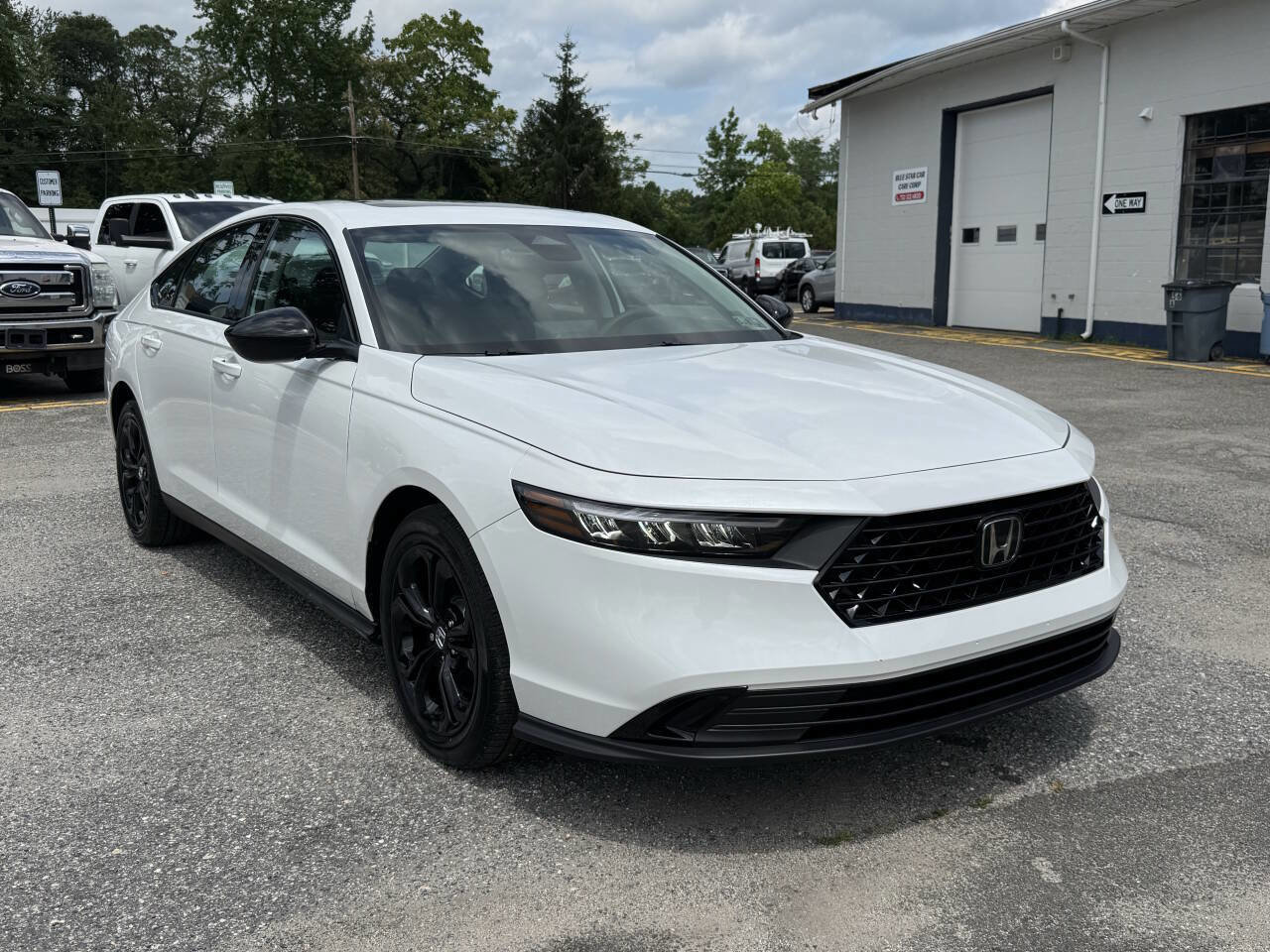 Used 2025 Honda Accord SE image 4