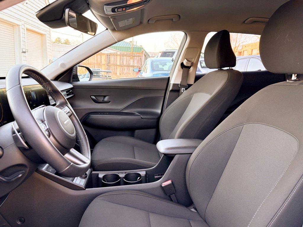 Used 2024 Hyundai Kona SEL image 17