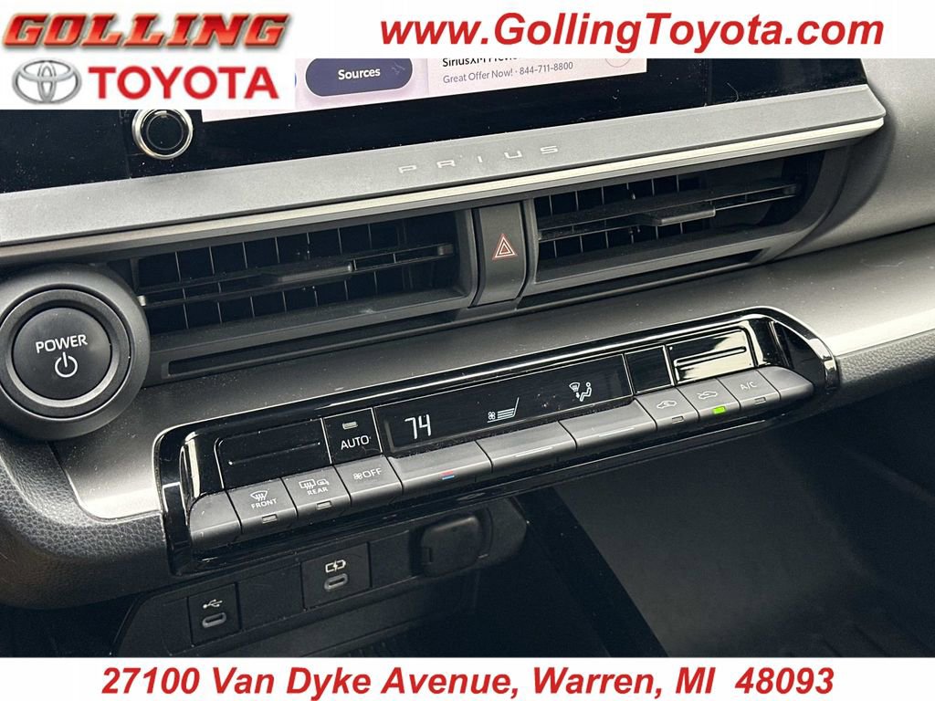 Used 2023 Toyota Prius LE image 31