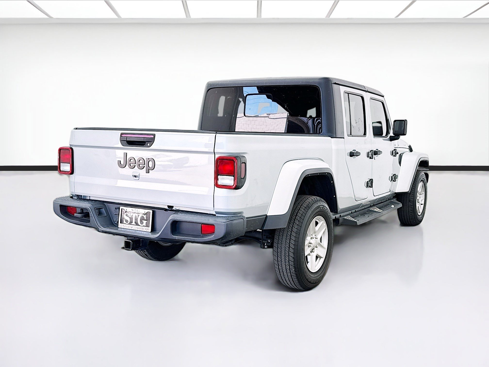 Used 2022 Jeep Gladiator Sport AWD/4WD image 4
