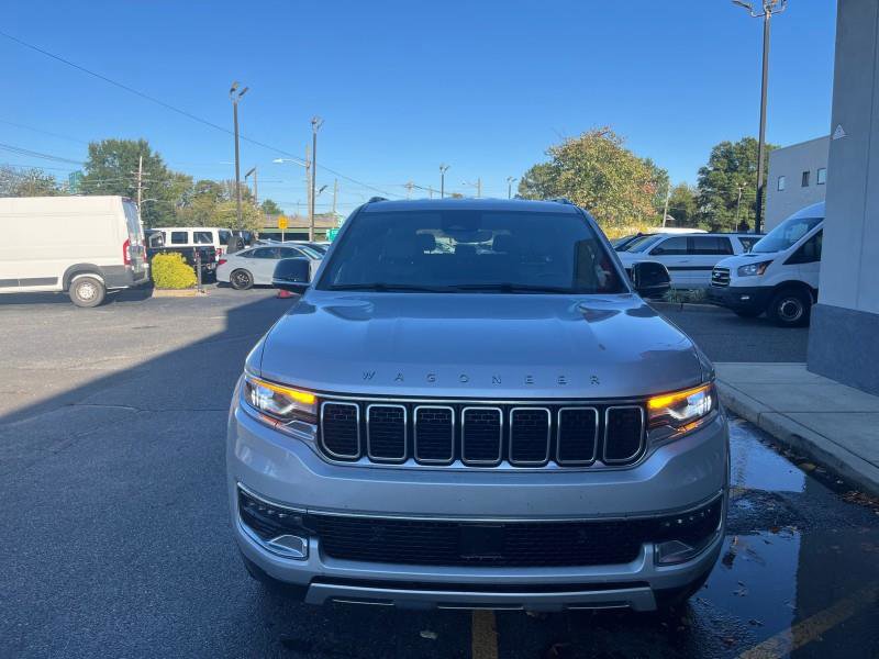 Used 2024 Jeep Wagoneer Series II w/ Flexible Seating Group image 3