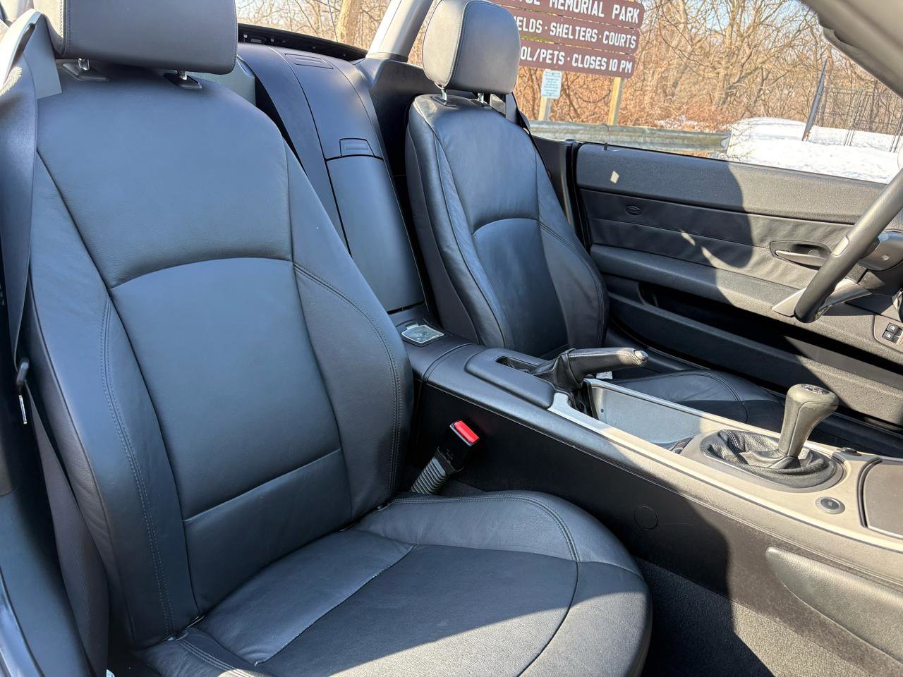 Used 2004 BMW Z4 2.5i image 39