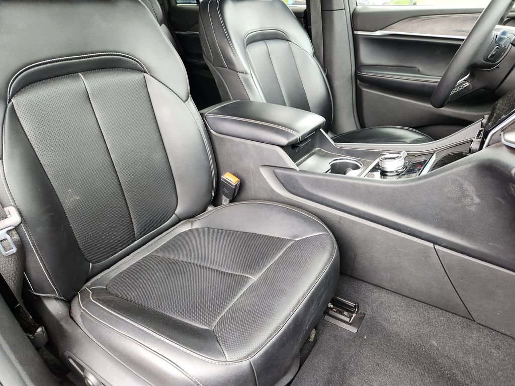 Used 2024 Jeep Grand Cherokee L Limited w/ Luxury Tech Group II AWD/4WD image 14