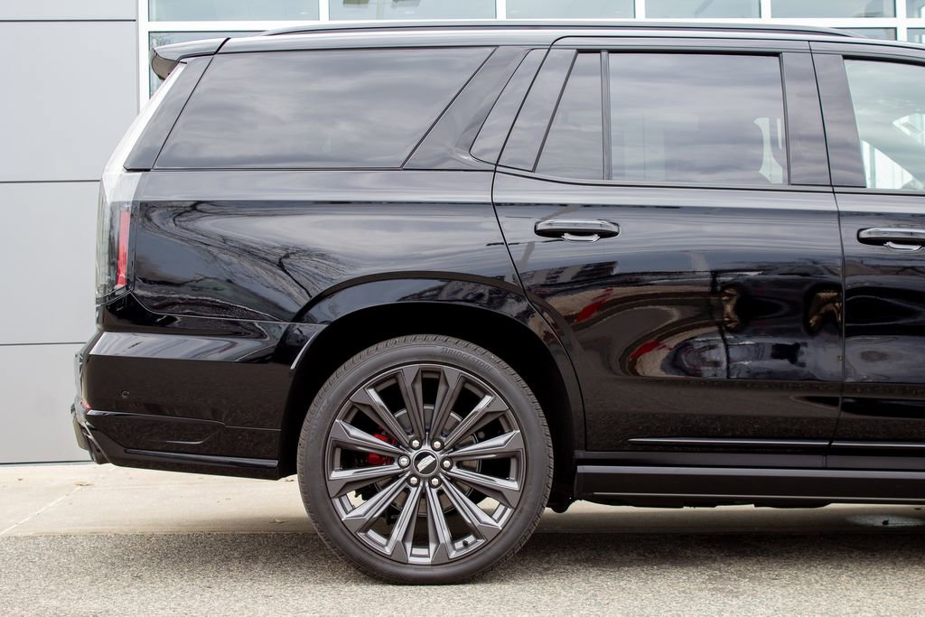 Used 2025 Cadillac Escalade V image 6