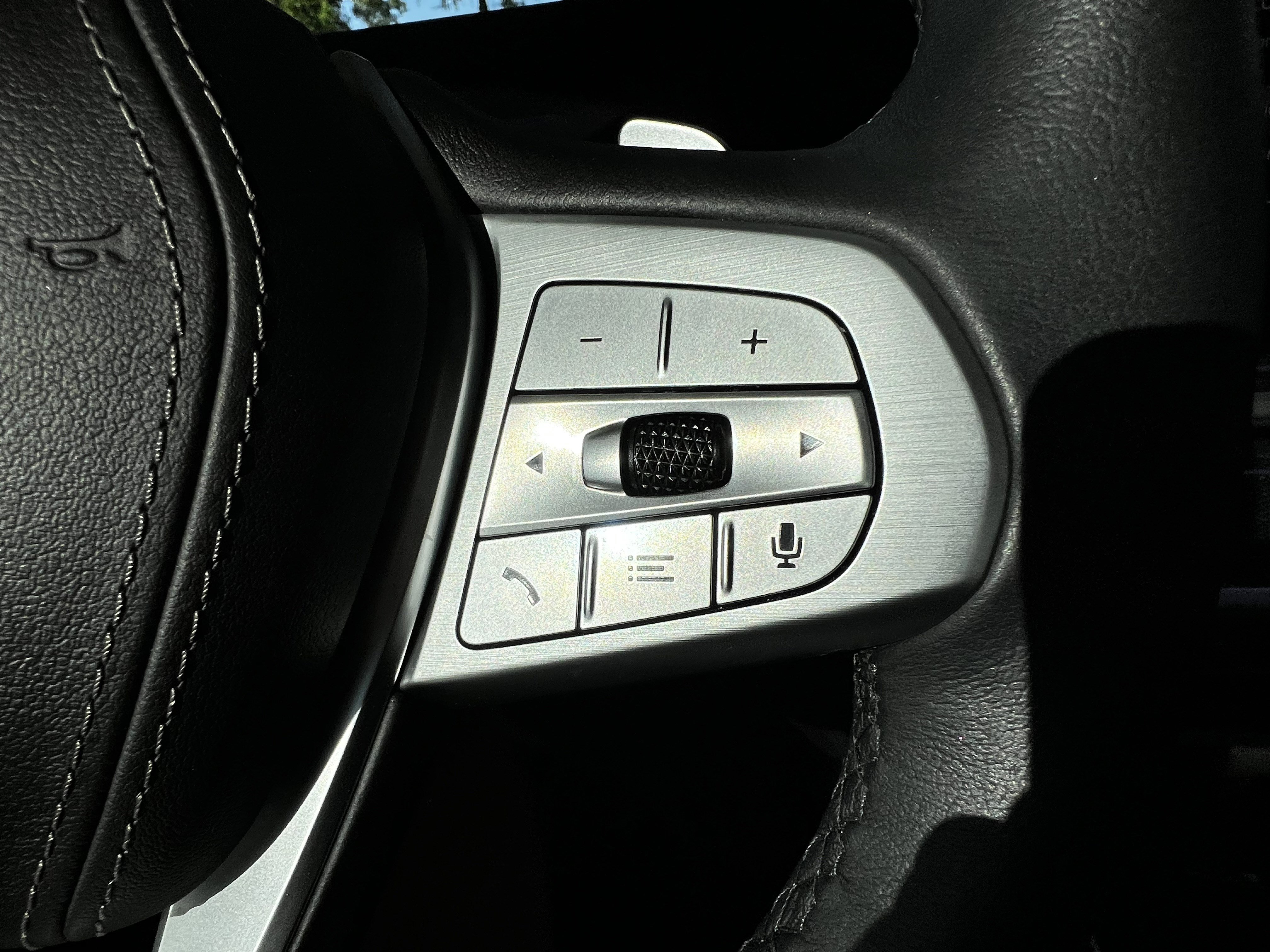 Used 2024 BMW X7 xDrive40i w/ Parking Assistance Package image 20