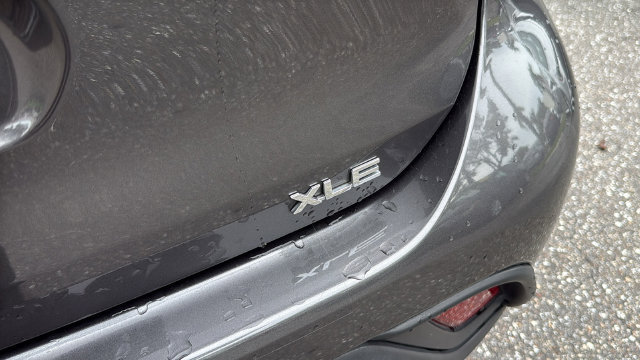 Used 2023 Toyota Highlander XLE FWD image 9