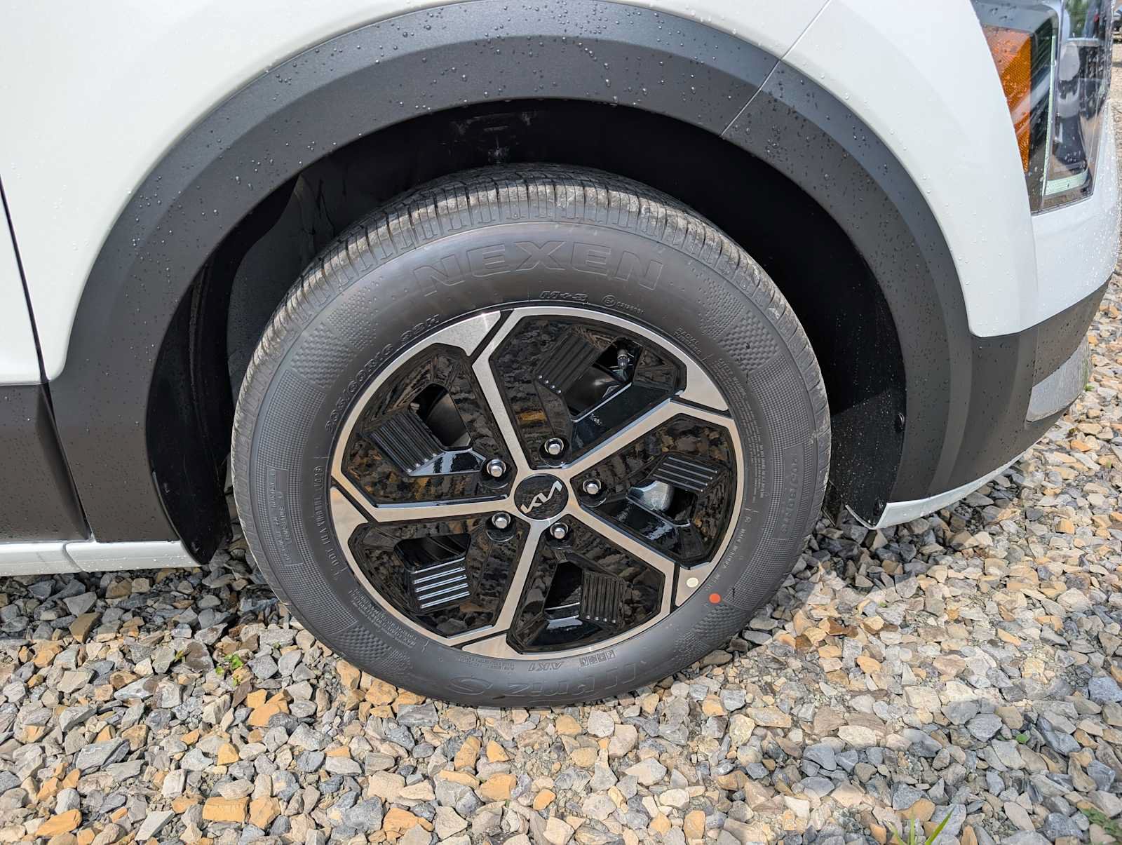 New 2026 Kia Niro LX FWD image 3