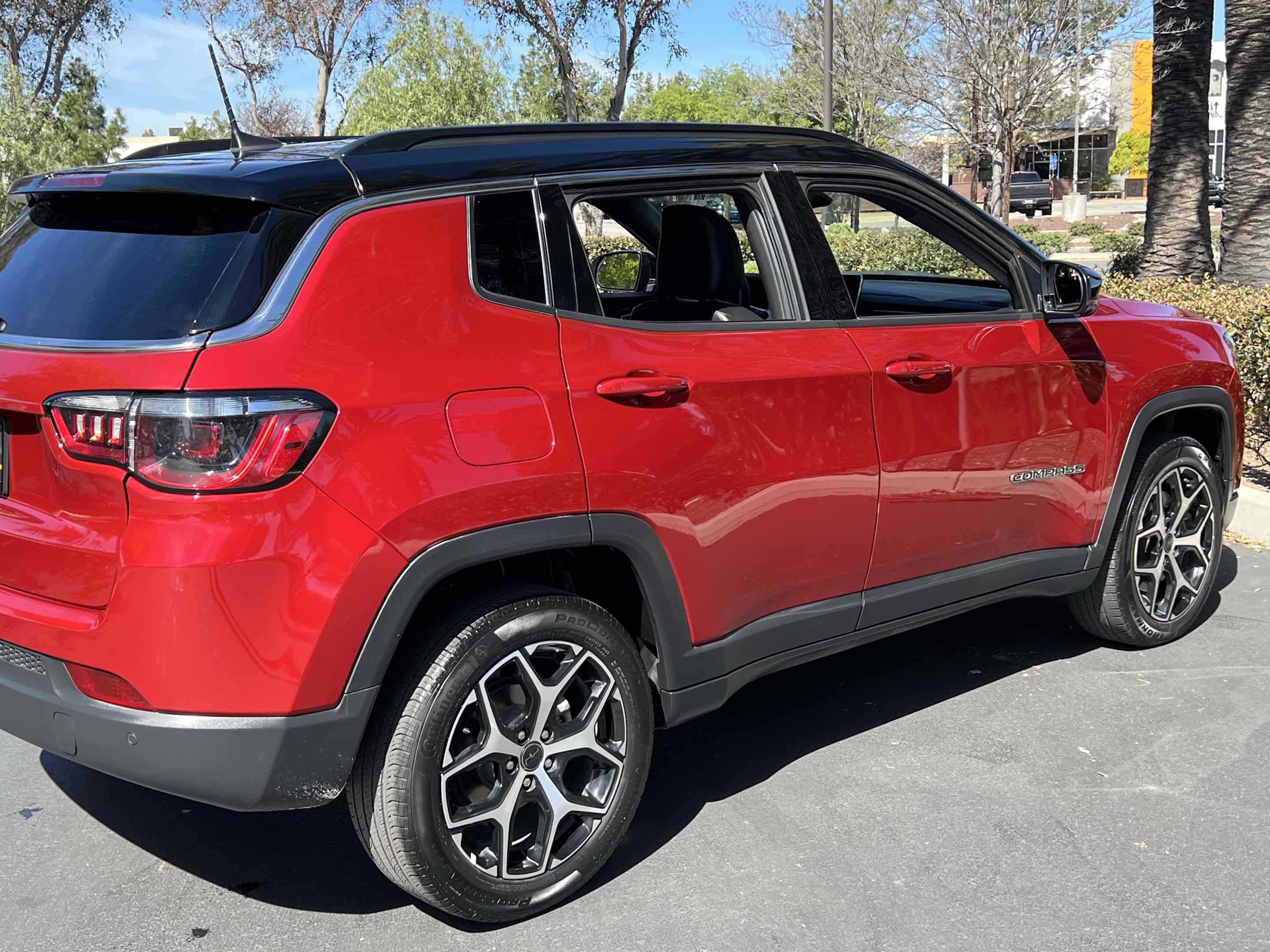 Used 2025 Jeep Compass Limited image 48