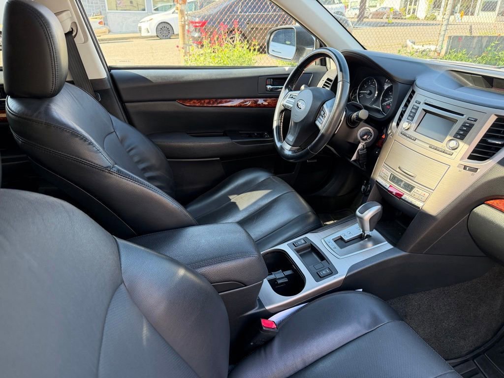 Used 2012 Subaru Outback 2.5i Limited w/ Moonroof Pkg AWD/4WD image 11