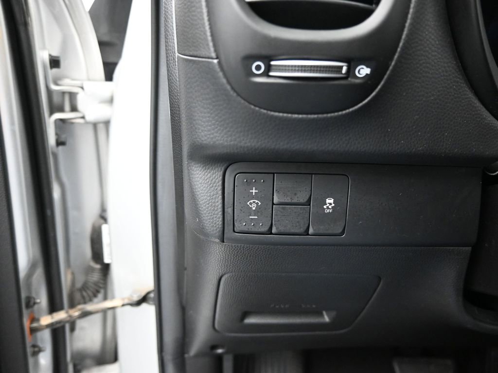 Used 2017 Kia Soul image 26