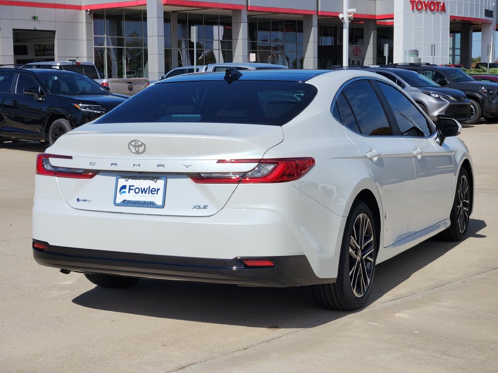 New 2026 Toyota Camry Hybrid FWD image 5