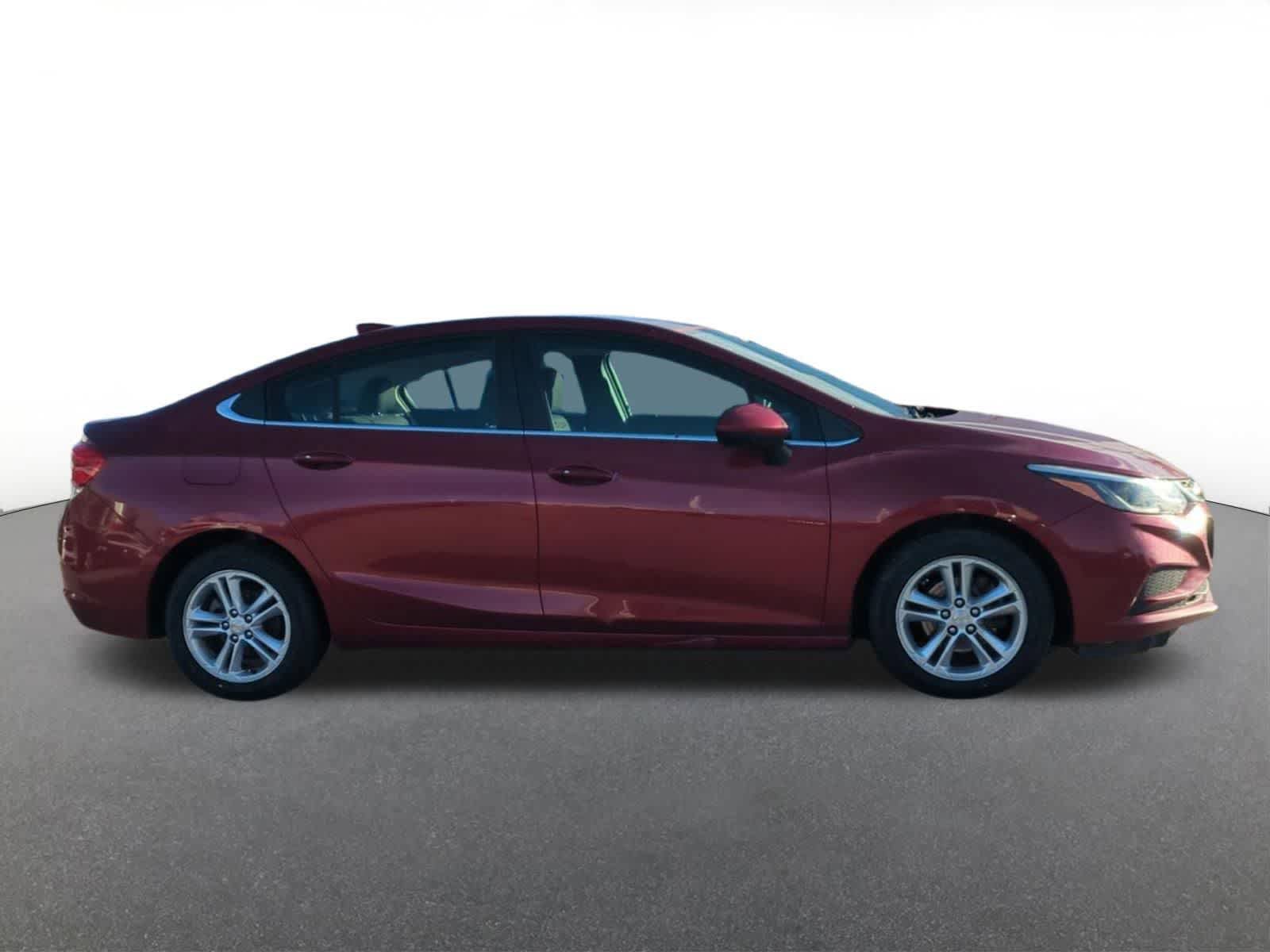 Used 2017 Chevrolet Cruze LT w/ Sun And Sound Package FWD image 7