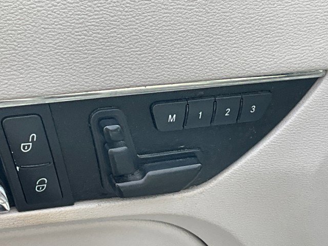 Used 2011 Mercedes-Benz E 350 Cabriolet image 32