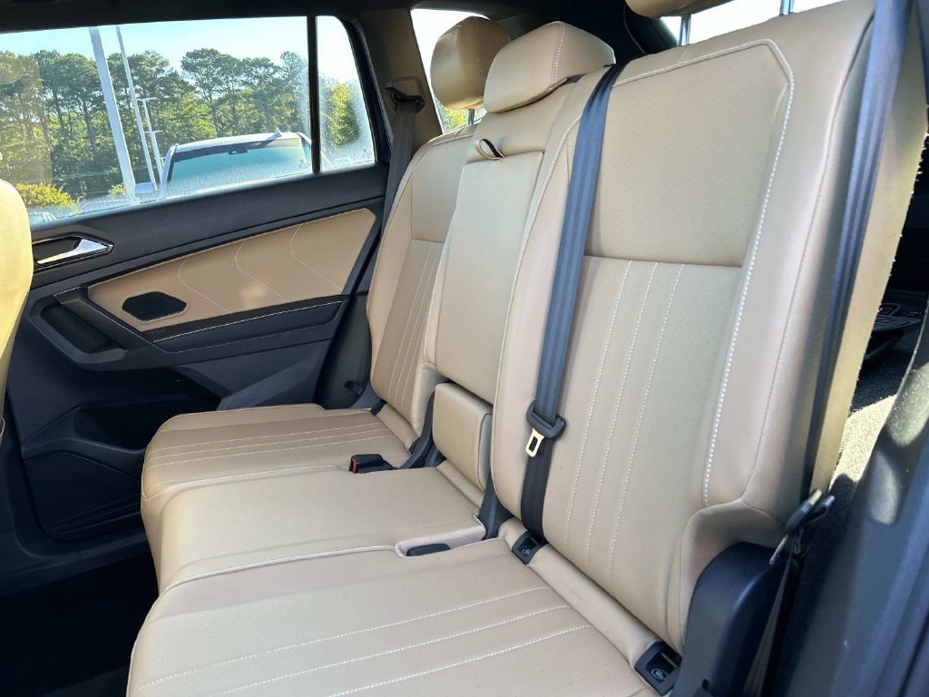 Used 2022 Volkswagen Tiguan SE AWD/4WD image 18
