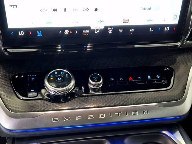 New 2026 Ford Expedition Platinum w/ Stealth Appearance Package AWD/4WD image 15