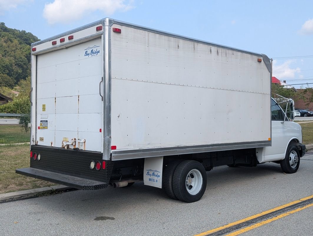 Used 2004 Chevrolet Express 3500 image 5