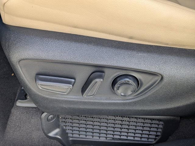 Used 2024 Toyota Sienna XLE image 21
