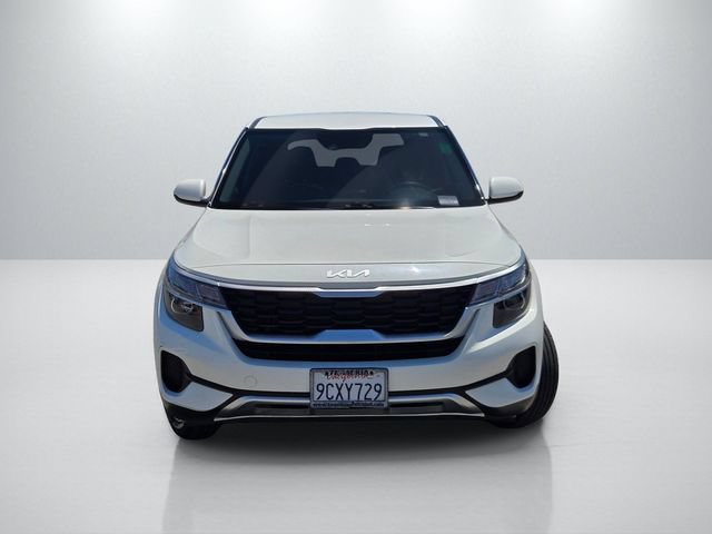 Used 2023 Kia Seltos LX AWD/4WD image 2