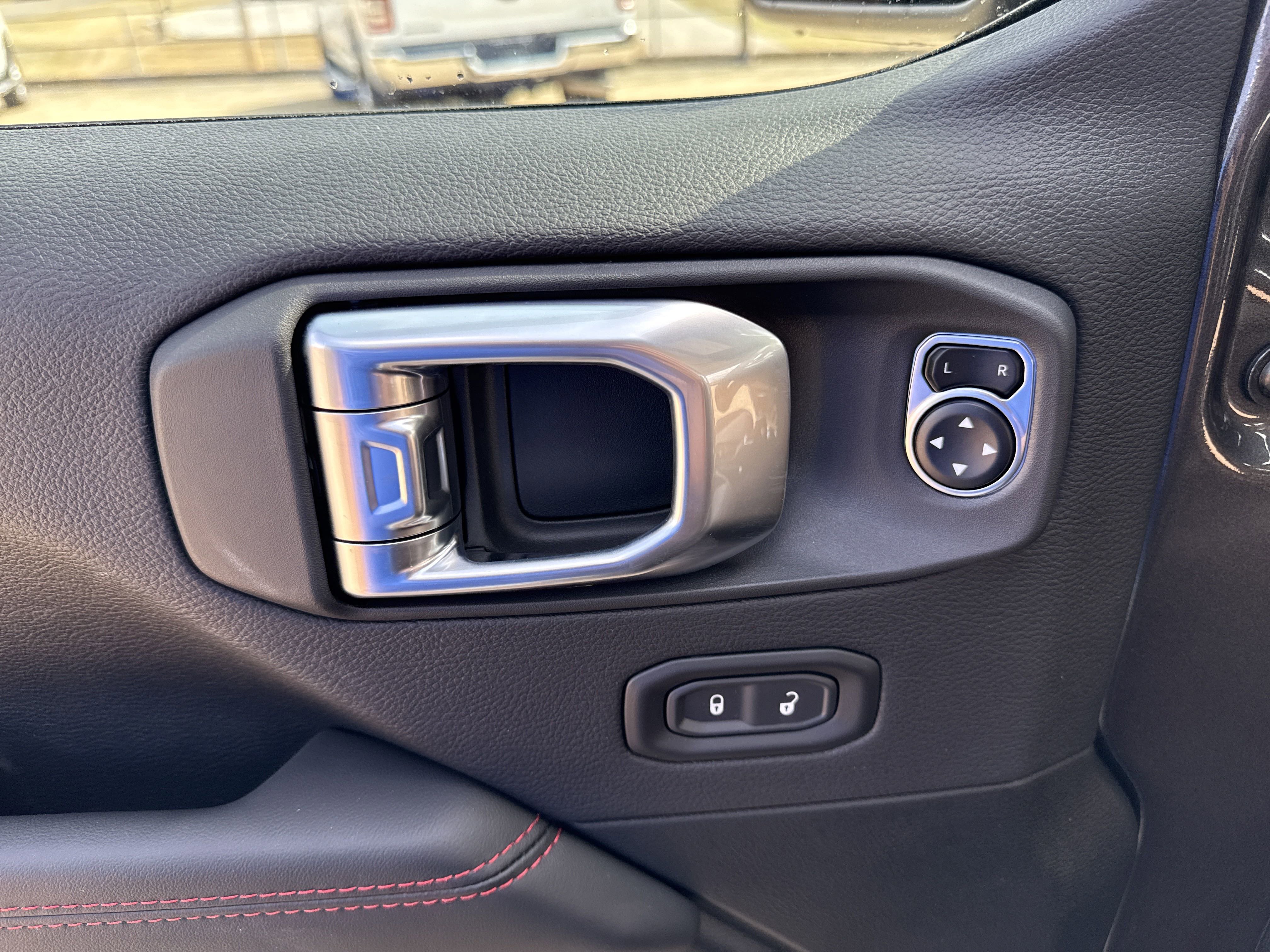 New 2025 Jeep Wrangler Unlimited Rubicon w/ Technology Group image 12