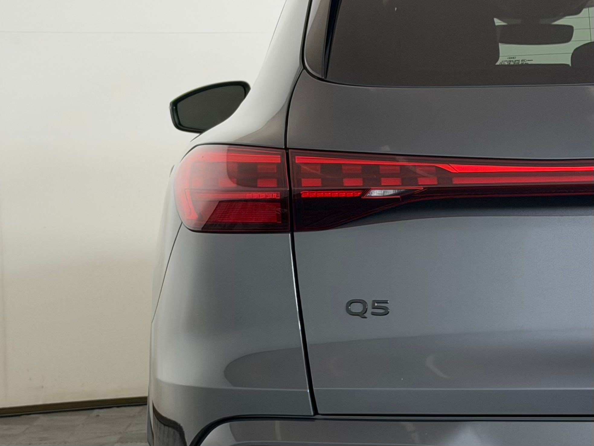 Used 2025 Audi Q5 Premium w/ Convenience Package AWD/4WD image 13
