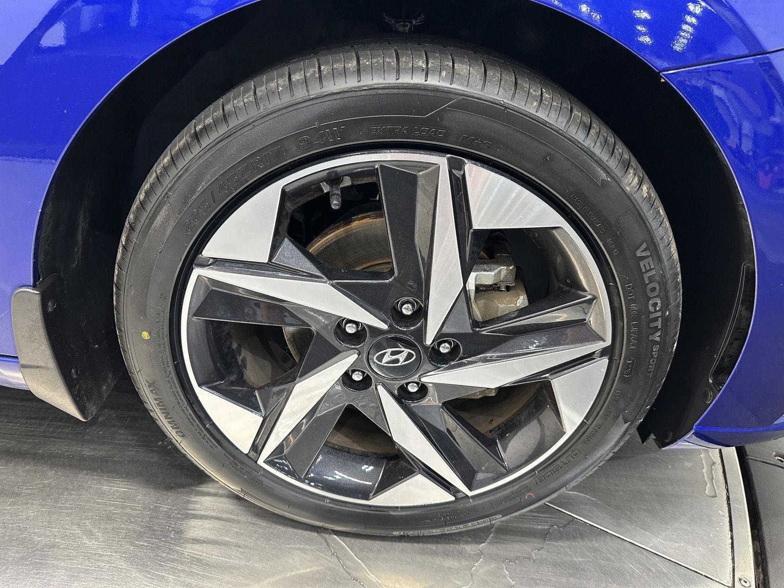 Certified 2023 Hyundai Elantra Limited FWD image 12