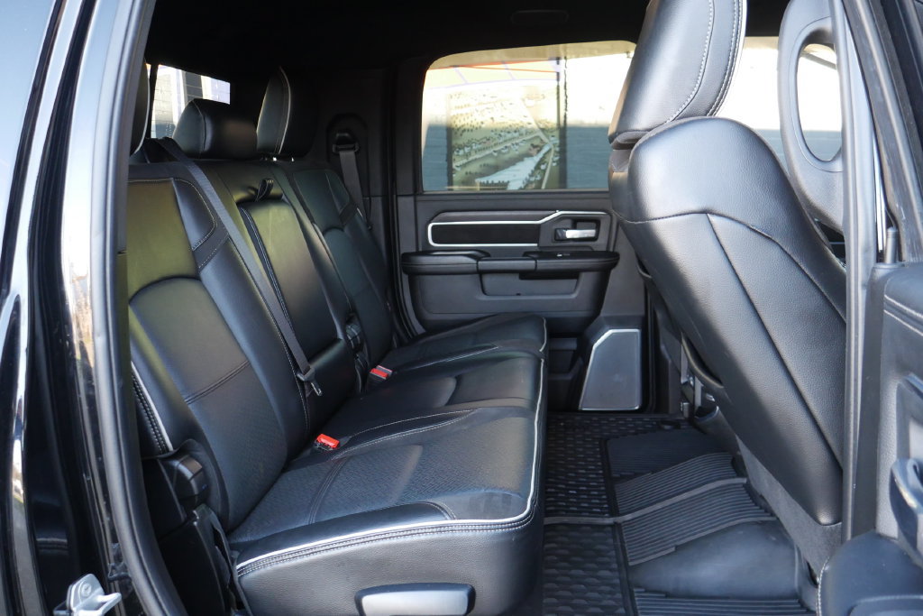 Used 2025 RAM 3500 Laramie AWD/4WD image 13