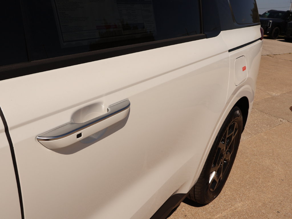 New 2027 Kia Carnival SX w/ Dark Edition Package FWD image 13