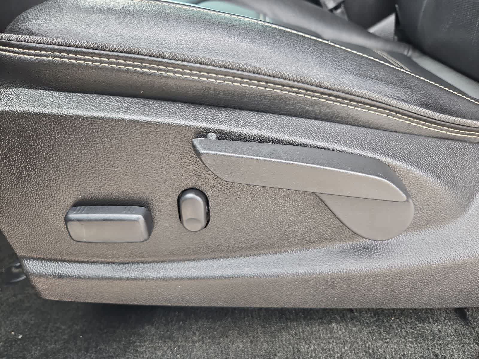 Used 2018 GMC Canyon Denali RWD image 16